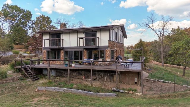 1100 E Robertson Street, Ozark, MO 65721