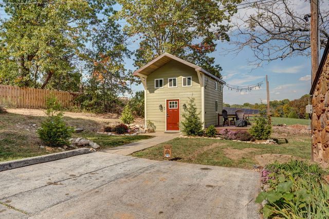 1100 E Robertson Street, Ozark, MO 65721
