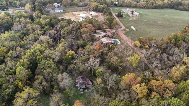 1100 E Robertson Street, Ozark, MO 65721