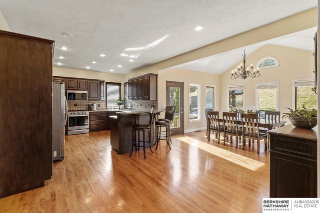 122 S 167th Circle, Omaha, NE 68118