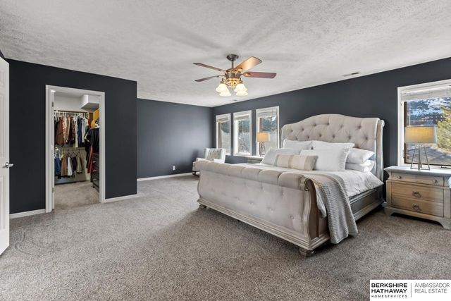 122 S 167th Circle, Omaha, NE 68118