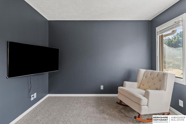 122 S 167th Circle, Omaha, NE 68118