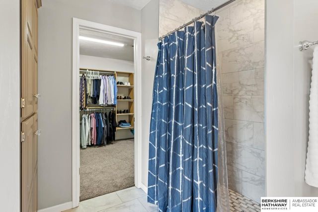 122 S 167th Circle, Omaha, NE 68118