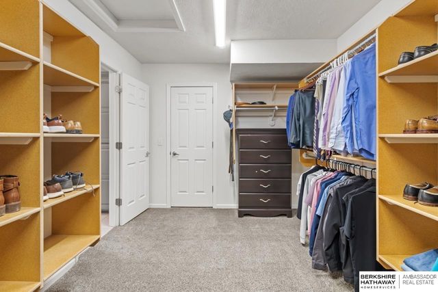 122 S 167th Circle, Omaha, NE 68118