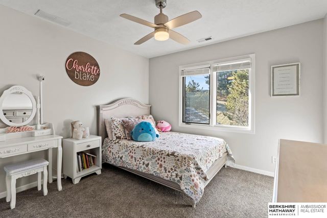 122 S 167th Circle, Omaha, NE 68118