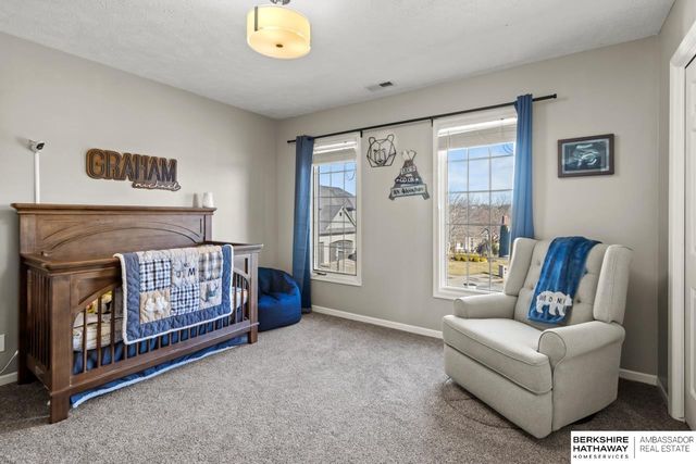 122 S 167th Circle, Omaha, NE 68118