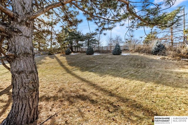 122 S 167th Circle, Omaha, NE 68118