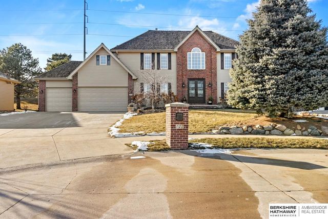122 S 167th Circle, Omaha, NE 68118