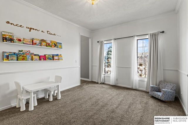 122 S 167th Circle, Omaha, NE 68118