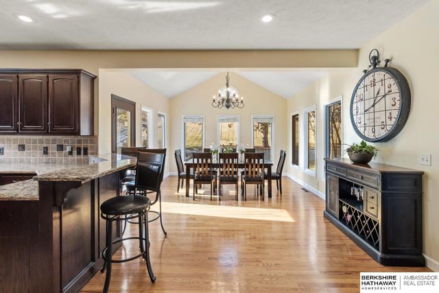 122 S 167th Circle, Omaha, NE 68118