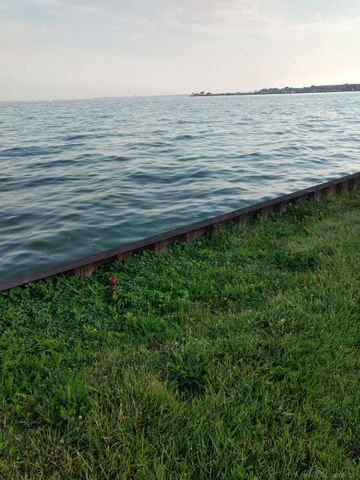 37240 Jefferson Avenue, Harrison Twp, MI 48045