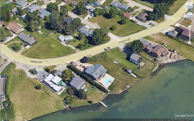 37240 Jefferson Avenue, Harrison Twp, MI 48045