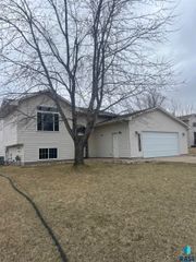 30 N 6th St, Baltic, SD 57003