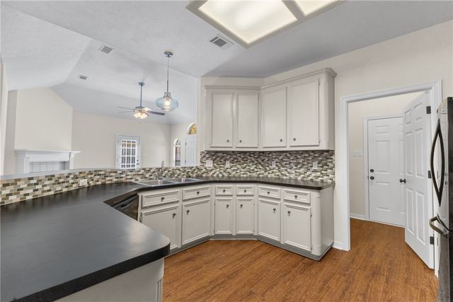 1908 Wilderland Circle, Bryan, TX 77807