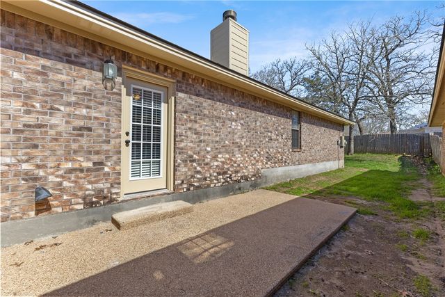 1908 Wilderland Circle, Bryan, TX 77807