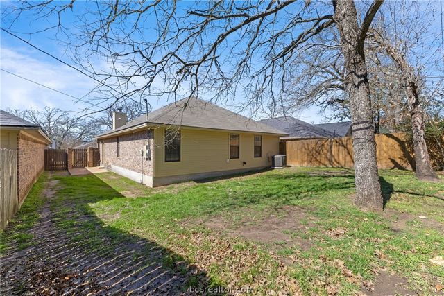 1908 Wilderland Circle, Bryan, TX 77807