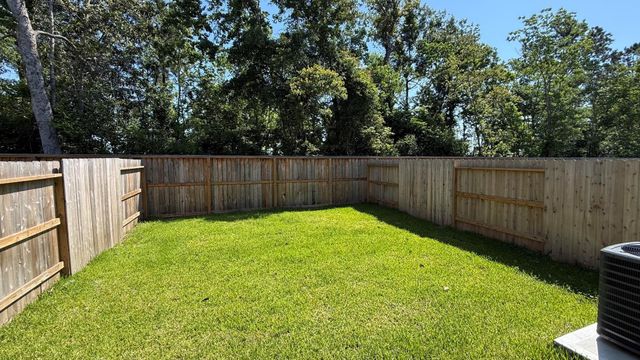 913 Pertuso Lane, Huffman, TX 77336