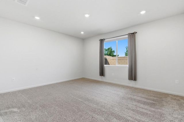 331 Lolly Way, Los Banos, CA 93635