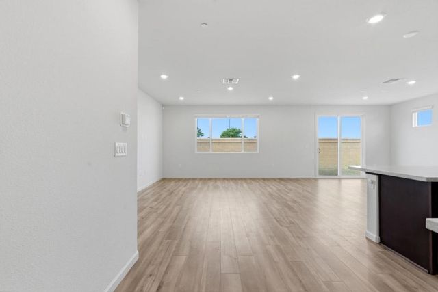 331 Lolly Way, Los Banos, CA 93635