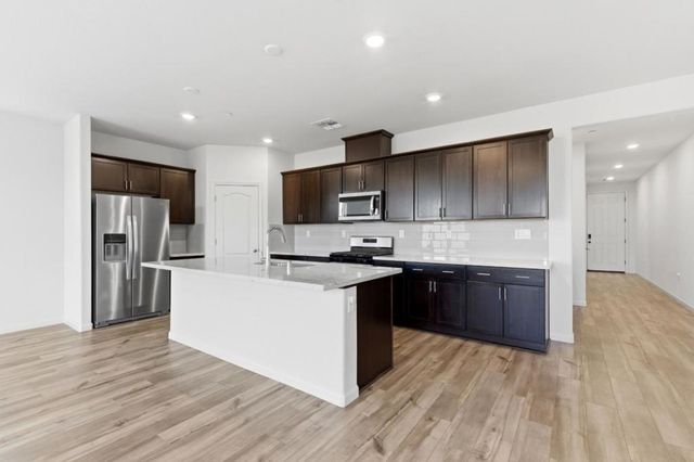 331 Lolly Way, Los Banos, CA 93635