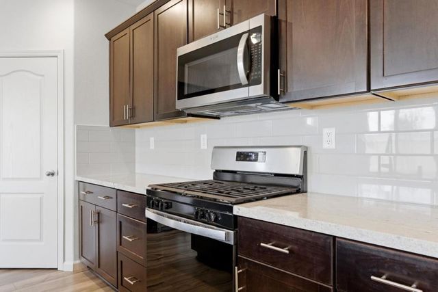 331 Lolly Way, Los Banos, CA 93635