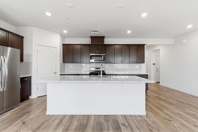 331 Lolly Way, Los Banos, CA 93635