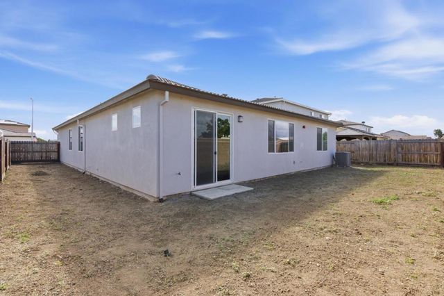 331 Lolly Way, Los Banos, CA 93635