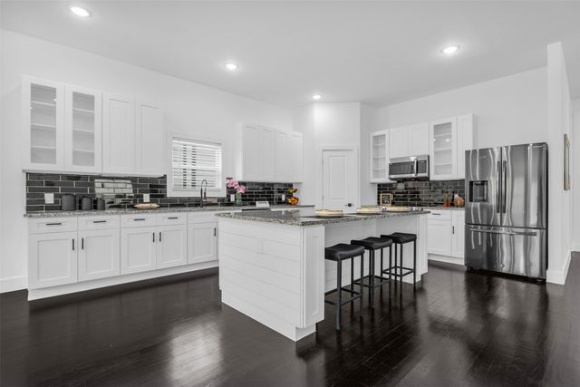 407 Dubois Avenue, Dallas, TX 75203