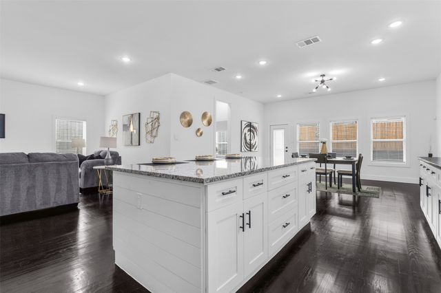 407 Dubois Avenue, Dallas, TX 75203