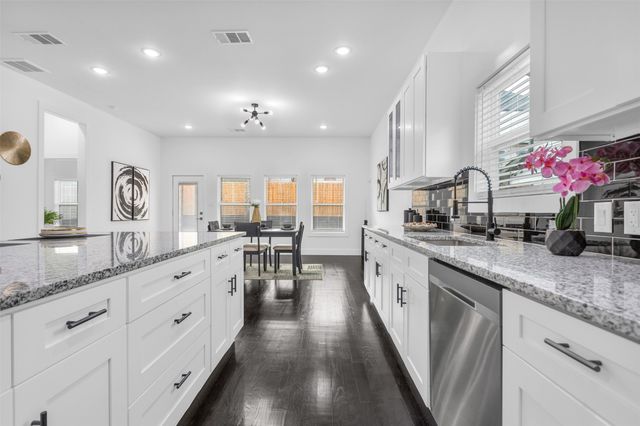 407 Dubois Avenue, Dallas, TX 75203