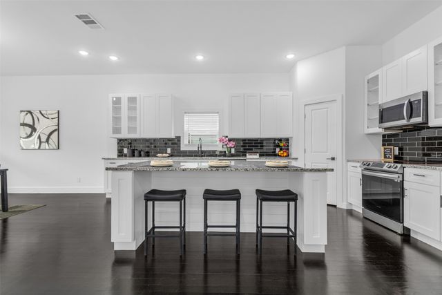 407 Dubois Avenue, Dallas, TX 75203