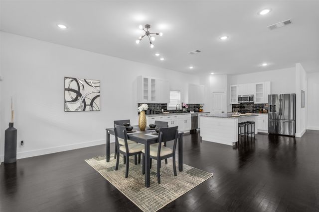 407 Dubois Avenue, Dallas, TX 75203