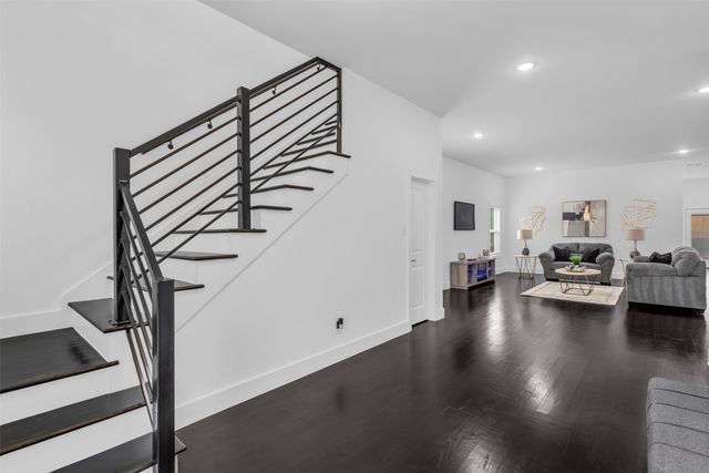 407 Dubois Avenue, Dallas, TX 75203