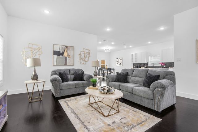 407 Dubois Avenue, Dallas, TX 75203