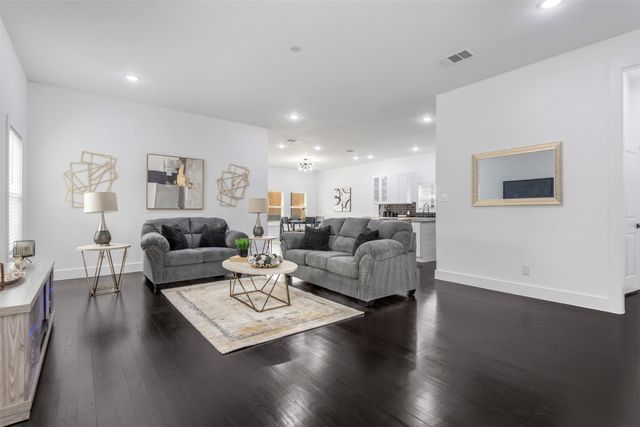 407 Dubois Avenue, Dallas, TX 75203