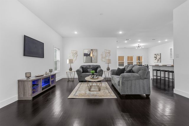 407 Dubois Avenue, Dallas, TX 75203