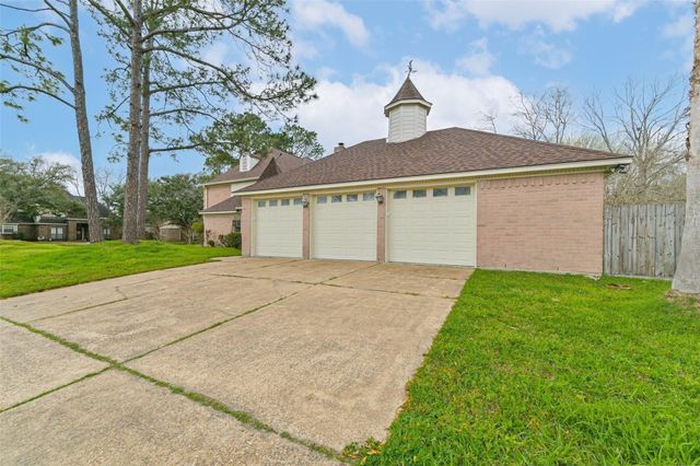1410 Osborne Drive, Friendswood, TX 77546