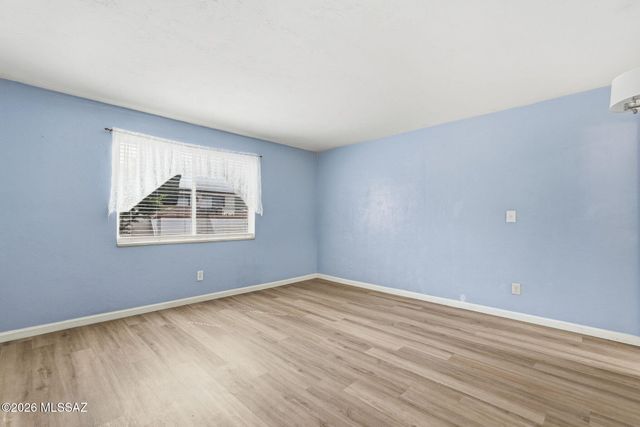 65 N Los Olmos, Green Valley, AZ 85614