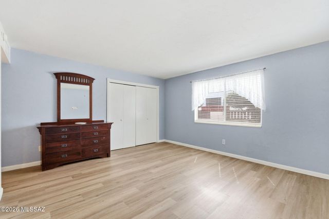 65 N Los Olmos, Green Valley, AZ 85614