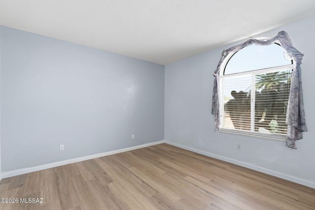 65 N Los Olmos, Green Valley, AZ 85614