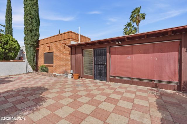 65 N Los Olmos, Green Valley, AZ 85614