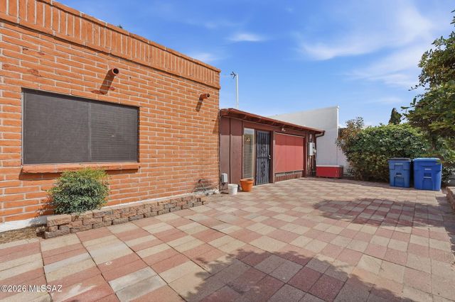 65 N Los Olmos, Green Valley, AZ 85614
