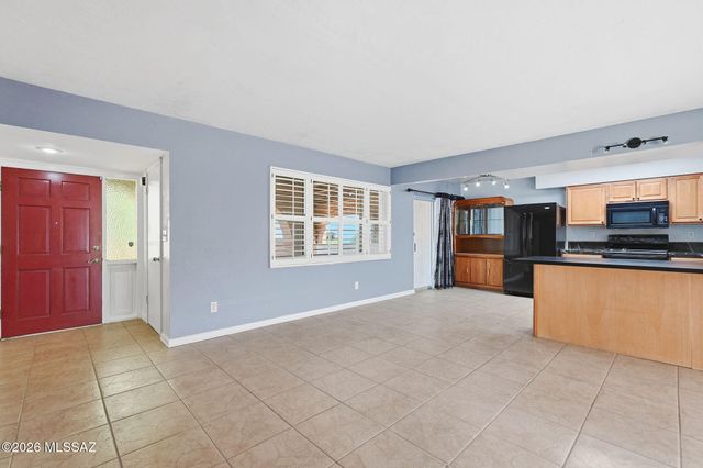 65 N Los Olmos, Green Valley, AZ 85614