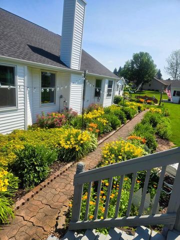 N3151 State Road 76, Hortonville, WI 54944