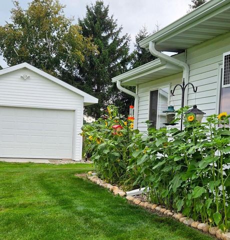 N3151 State Road 76, Hortonville, WI 54944