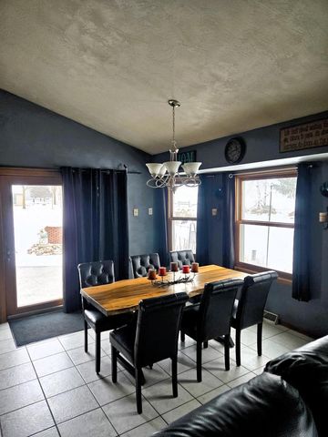 N3151 State Road 76, Hortonville, WI 54944