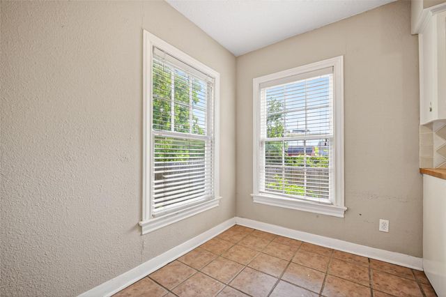 1210 Shearn Street, Houston, TX 77007