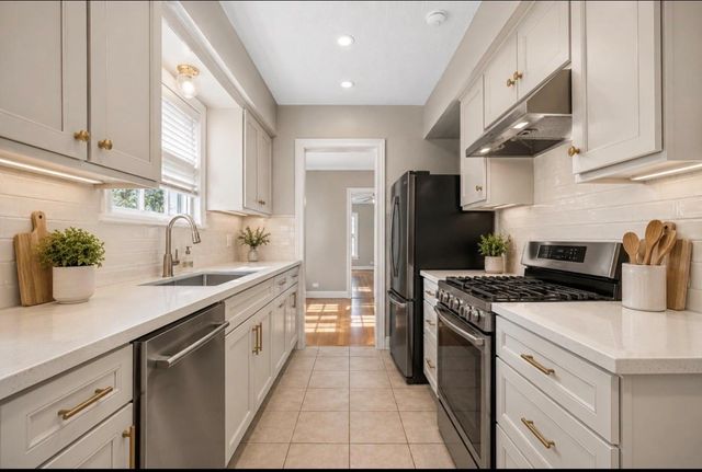 1210 Shearn Street, Houston, TX 77007