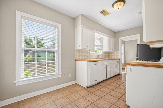 1210 Shearn Street, Houston, TX 77007