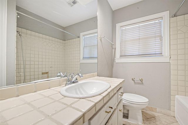 1210 Shearn Street, Houston, TX 77007